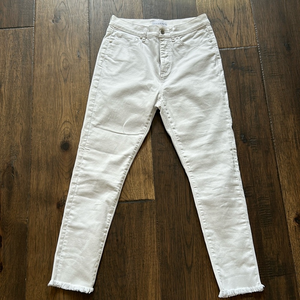 LOFT frayed high rise skinny jeans, white, size 4Petite